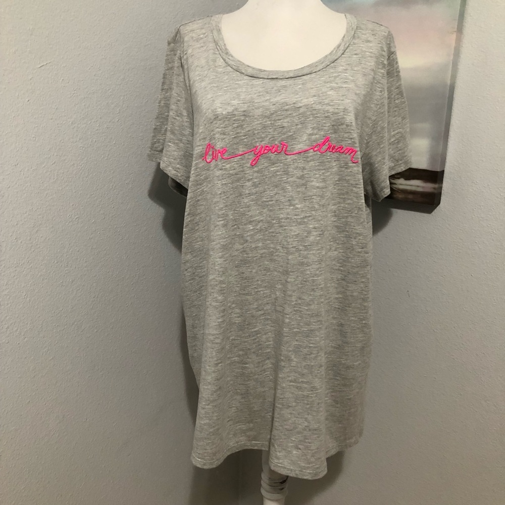 TORRID Gray T-Shirt with Pink Embroidery Size 2